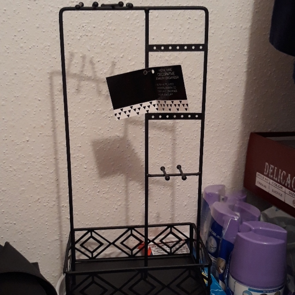 Jewelery holder